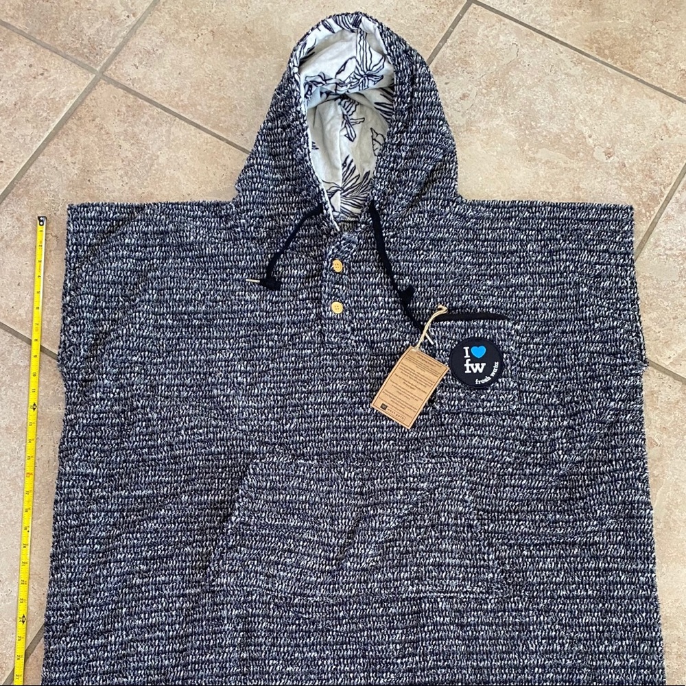 NWT West Path Surf Changing Poncho